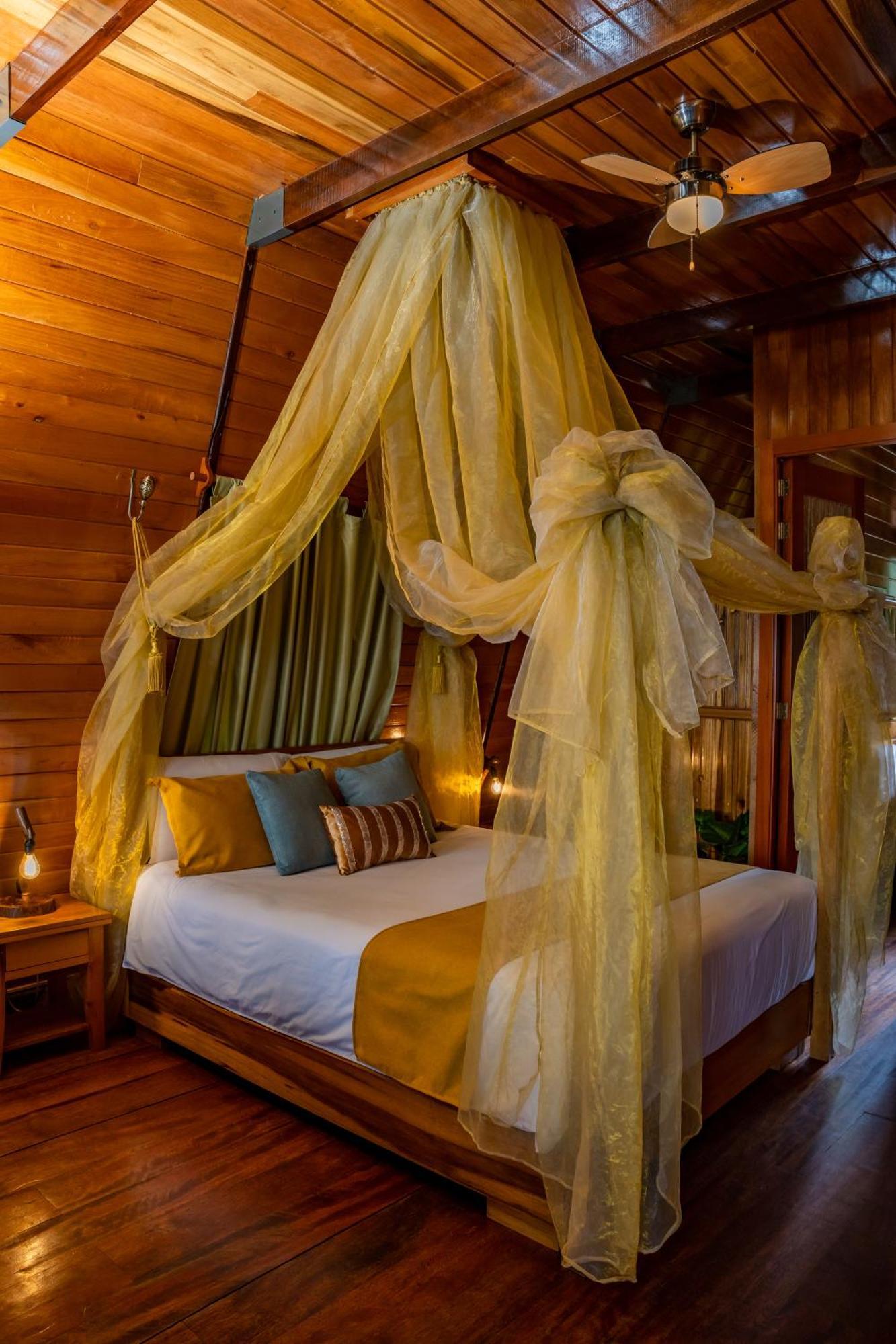 Heimatlos Amazon Lodge 普约 外观 照片
