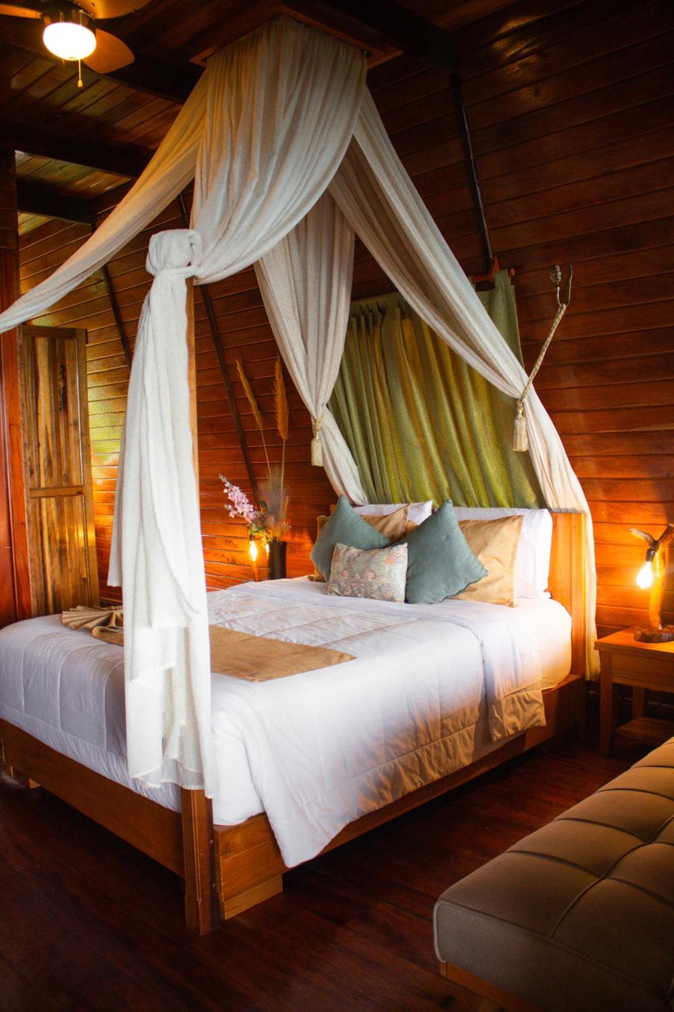 Heimatlos Amazon Lodge 普约 外观 照片